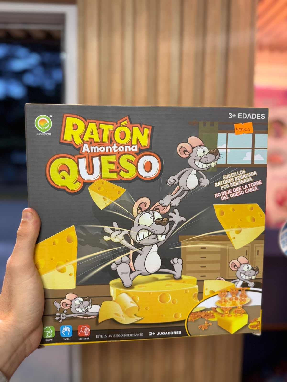 Ratón amontona queso